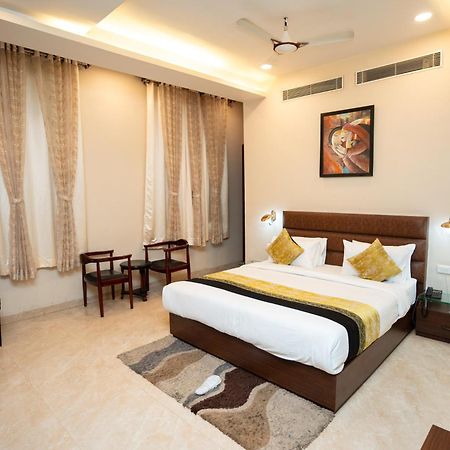 Hotel Radiance Courtyard Varanasi Bagian luar foto