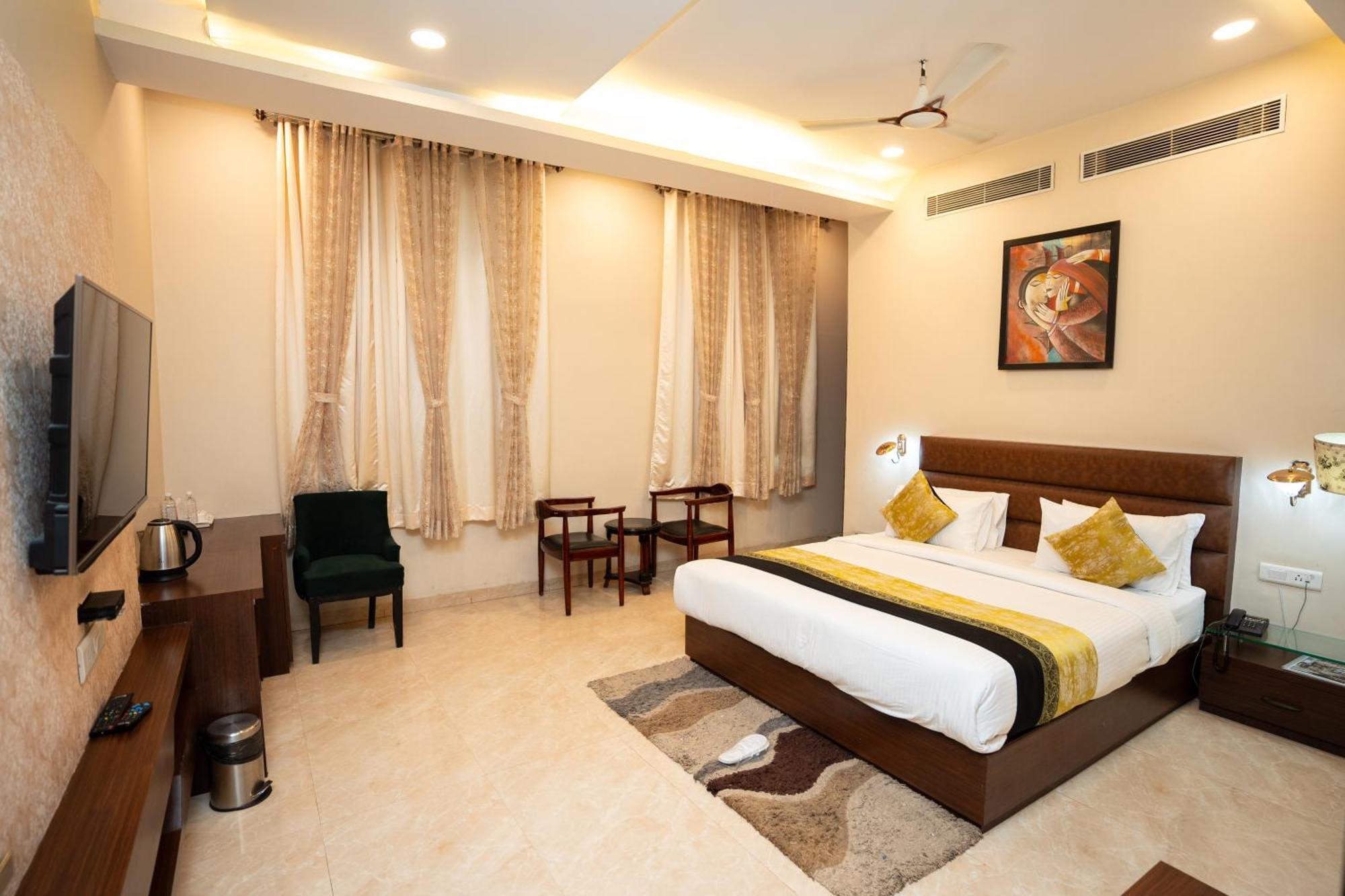 Hotel Radiance Courtyard Varanasi Bagian luar foto