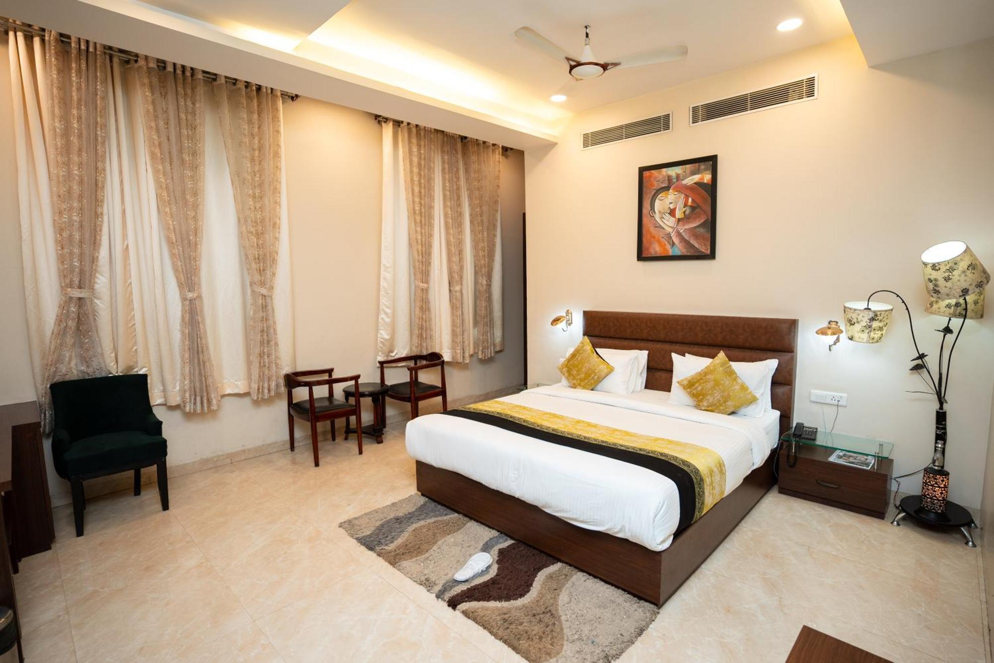 Hotel Radiance Courtyard Varanasi Bagian luar foto