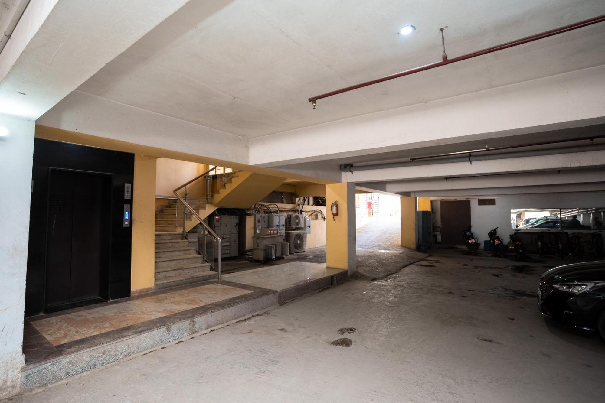 Hotel Radiance Courtyard Varanasi Bagian luar foto
