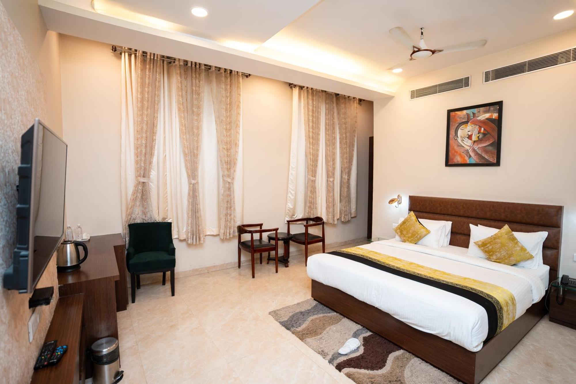 Hotel Radiance Courtyard Varanasi Bagian luar foto