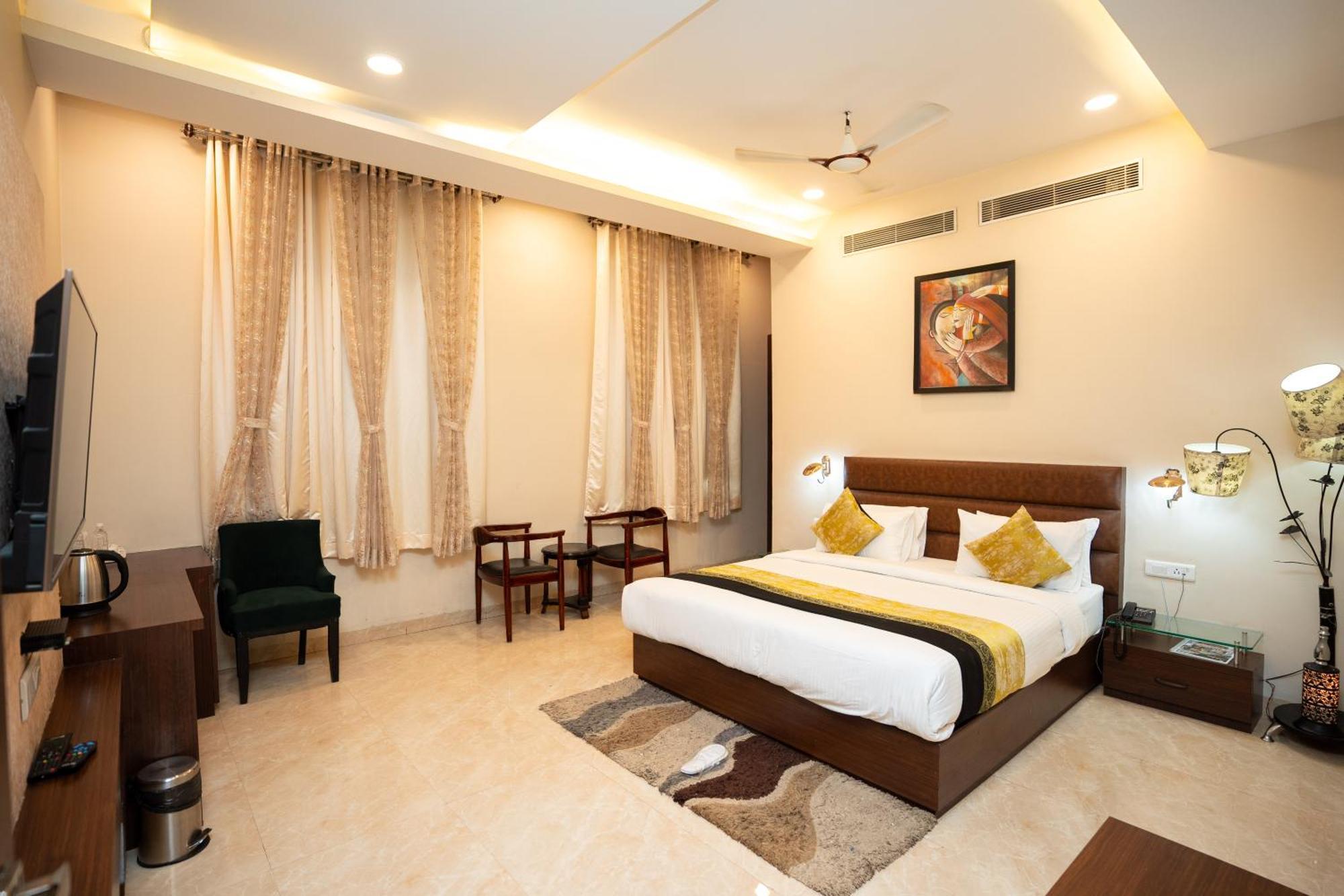 Hotel Radiance Courtyard Varanasi Bagian luar foto