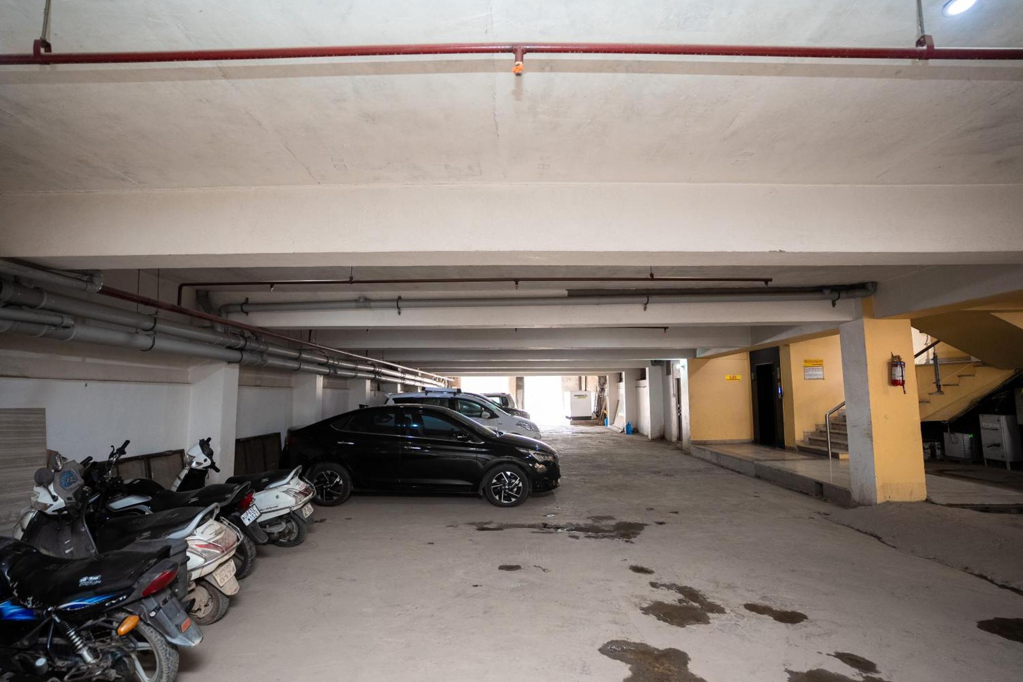 Hotel Radiance Courtyard Varanasi Bagian luar foto