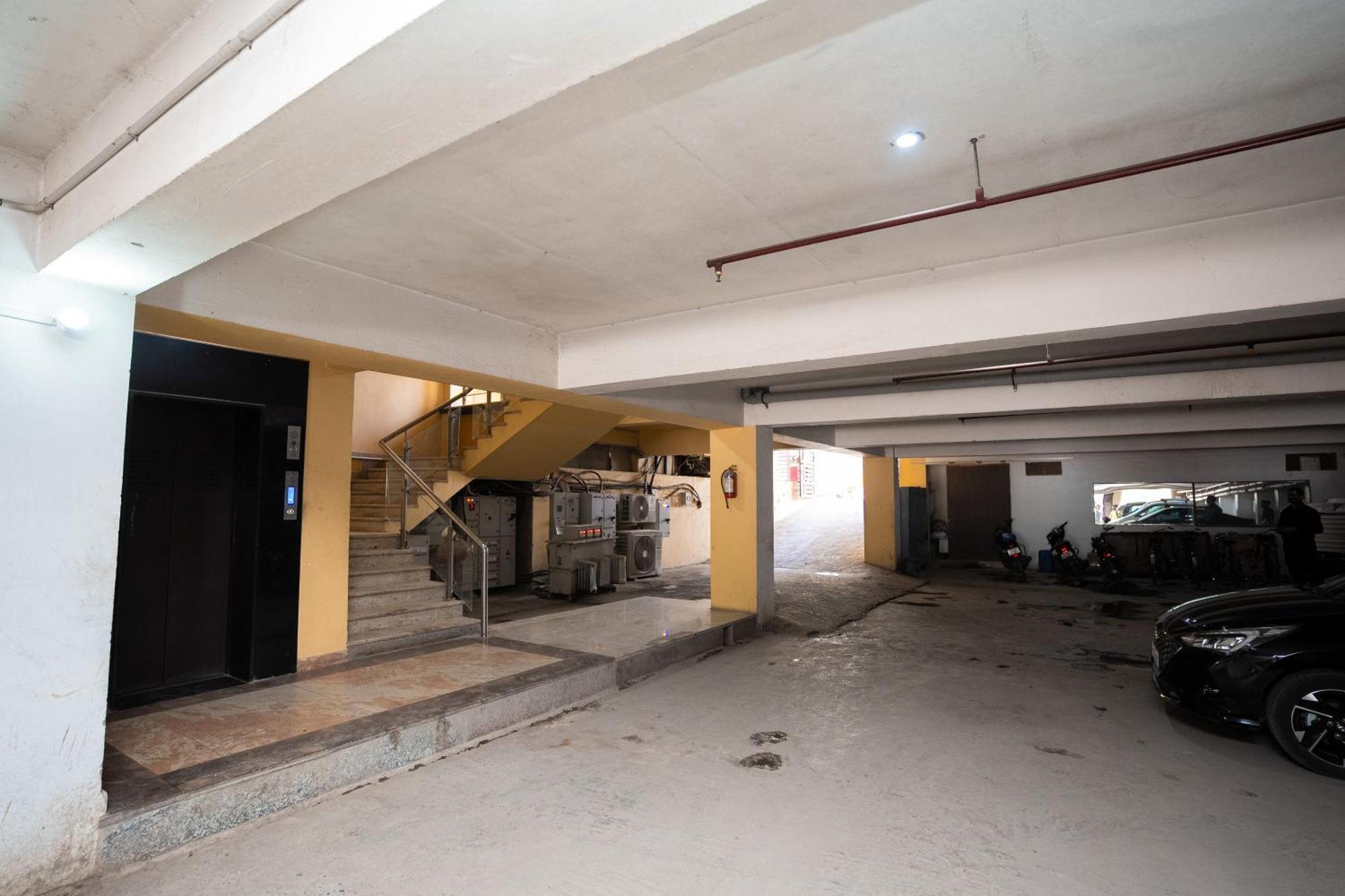 Hotel Radiance Courtyard Varanasi Bagian luar foto