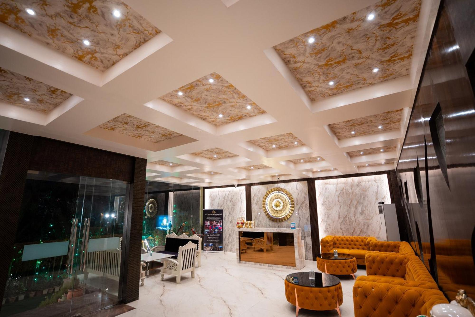 Hotel Radiance Courtyard Varanasi Bagian luar foto