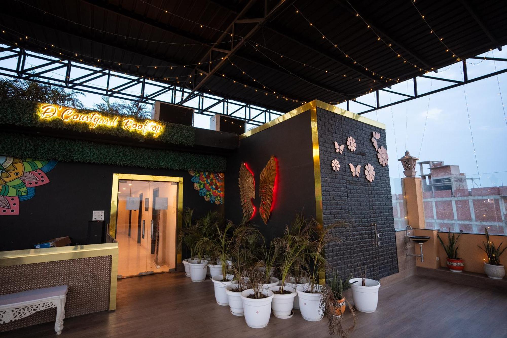 Hotel Radiance Courtyard Varanasi Bagian luar foto